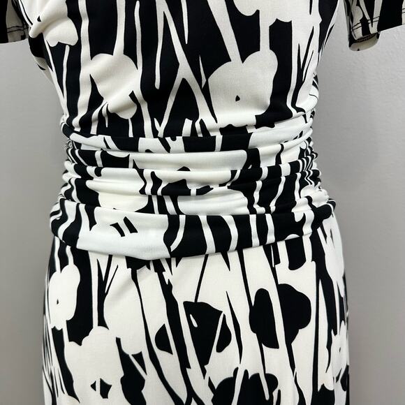 Chico’s Black White Floral Faux Wrap Surplice Neck Short Sleeve Dress Sz 0 US S - Picture 4 of 6